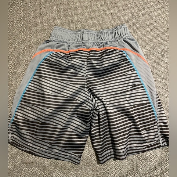Puma shorts - Picture 2 of 2